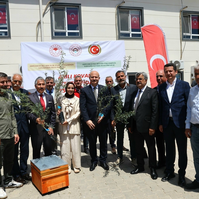 Adıyaman'da çiftçilere zeytin fidanı ve arılı kovan desteği