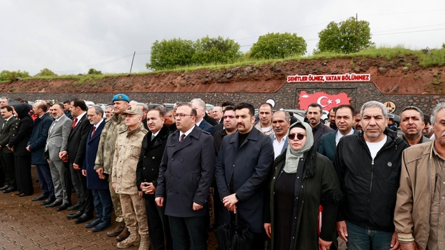 Bingöl'de 33 şehit, 33'üncü yıldönümünde dualarla anıldı