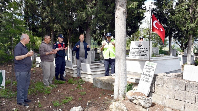 Şehit J.Er Ahmet Aran, kabri başında anıldı