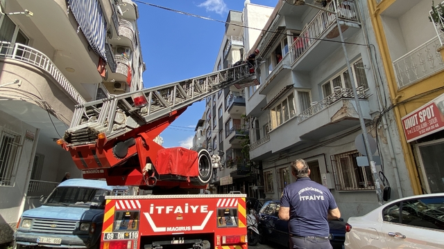 Dar merdivenden indirilemeyen hastanın imdadına itfaiye ekipleri yetişti
Aydın Büyükşehir Belediyesi ekipleri yaşlı adam için seferber oldu