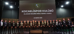 Kocaelispor'un yönetiminde 7 isim değişti
Recep Durul yönetim kurulunun yüz...