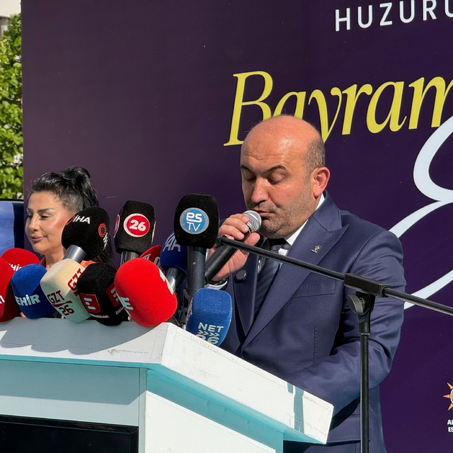 AK Parti Eskişehir İl Başkanı Albayrak: "Adliye önündeki görüntülerden raha...
