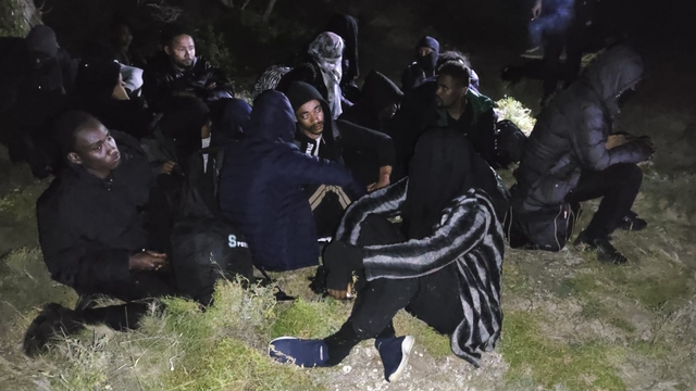 İzmir'de 30 düzensiz göçmen yakalandı