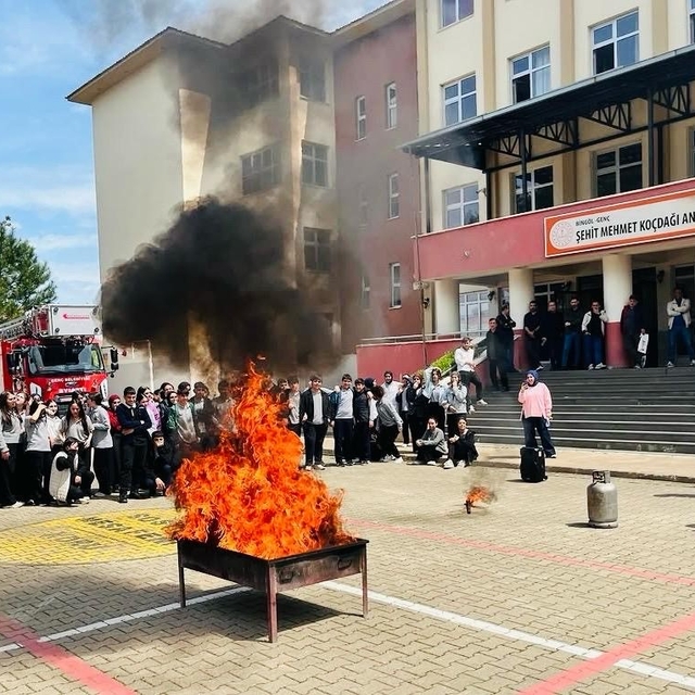 Bingöl'de 6 bin 100 kişiye yangın ve tahliye eğitimi