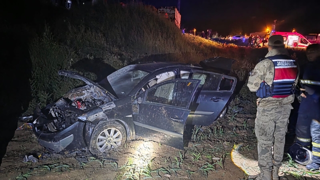 Batman'da otomobil şarampole devrildi: 4 yaralı