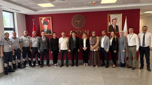 Aydın Şehir Hastanesi'nde personelin bayramı kutlandı