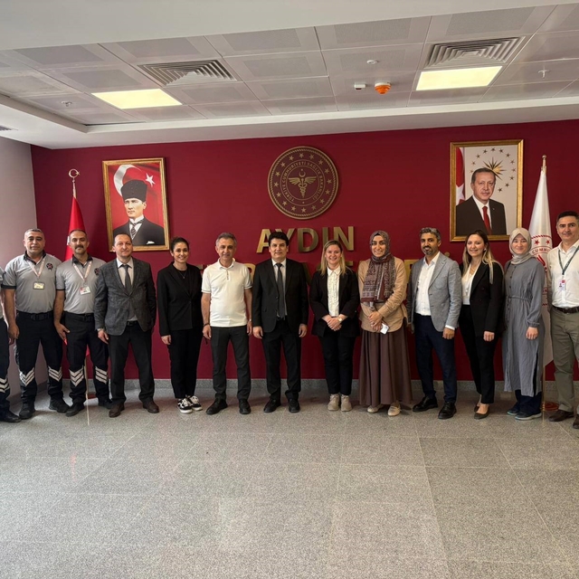 Aydın Şehir Hastanesi'nde personelin bayramı kutlandı