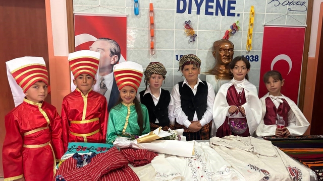 Hacıabdullah'ta el emeği ürünler sergilendi