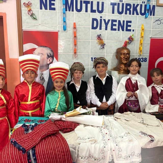 Hacıabdullah'ta el emeği ürünler sergilendi