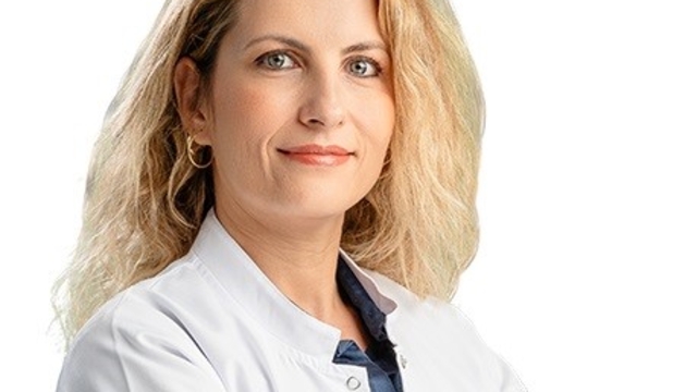 Bahar geldi, göz alerjileri patladı
Göz alerjisi vakalarındaki artışta küresel çevresel değişimler ve modern yaşam tarzının etkisi var
Bilgisayar, telefon gibi uzun süre ekran kullanımının yol açtığı göz kuruluğu da alerjilerin daha şiddetli hissedilmesine neden oluyor