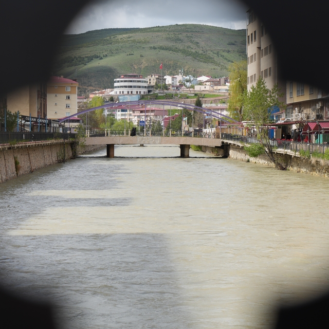 Bahar yağışları Çoruh Nehri'nin su seviyesini yükseltti
