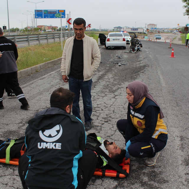 Kullandığı otomobil, eşinin mesai arkadaşının motosikletiyle çarpıştı: 1'i...