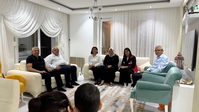 Kumluca'da Milli Aile Haftası dolayısıyla koruyucu aile ziyareti