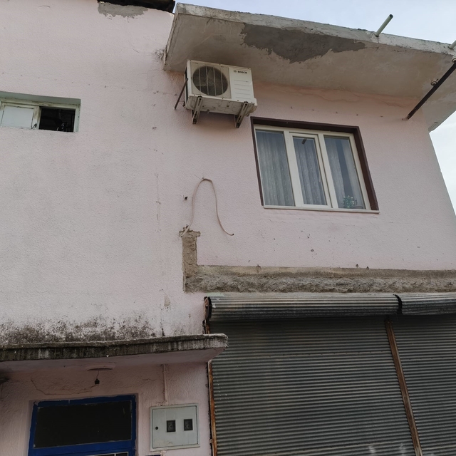 Balkonu çöken bina mühürlendi
Gerekli, güvenlik önlemleri alınan kadar bina...