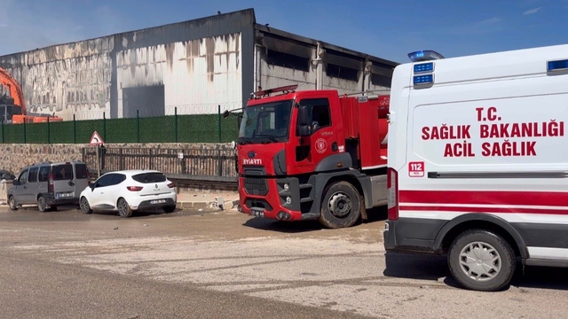 Gaziantep'te mobilya fabrikasındaki yangın söndürüldü
Fabrikada milyonlarca liralık zarar oluştu
