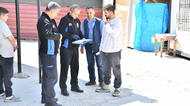 Yeşilyurt Belediyesi'nden kurban satış ve kesim yerlerinde bayram mesaisi