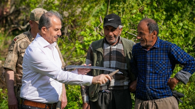 Vali Taşyapan, Kazan Vadisi'nde halkla buluştu