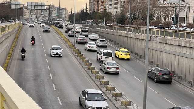 Bayram tatilinde yolda olan sürücülere hayati tavsiyeler