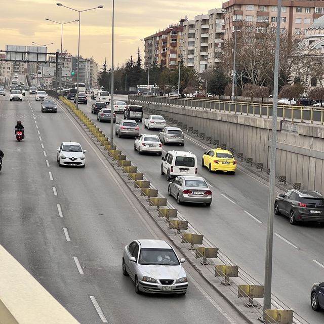 Bayram tatilinde yolda olan sürücülere hayati tavsiyeler