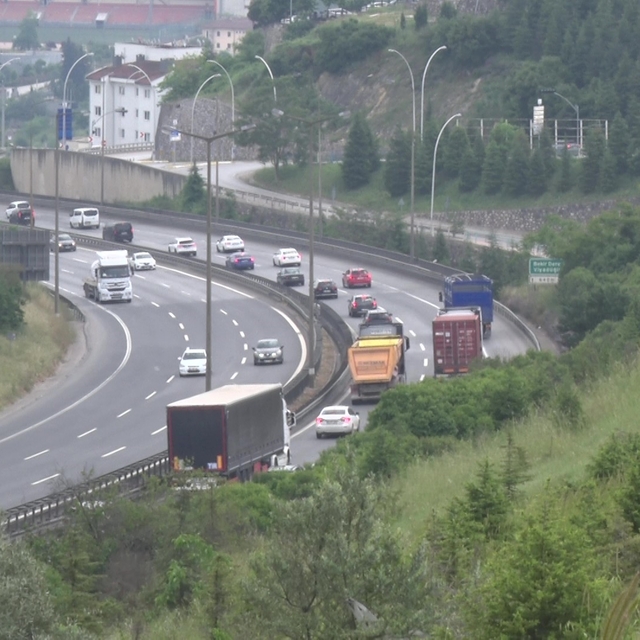 Kocaeli'de bayram tatilinin 3. gününde trafik akıcı seyrediyor