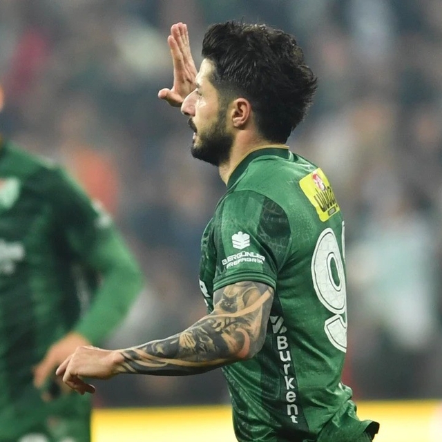 Bursaspor'da iç transfer: Barış Gök ile yola devam