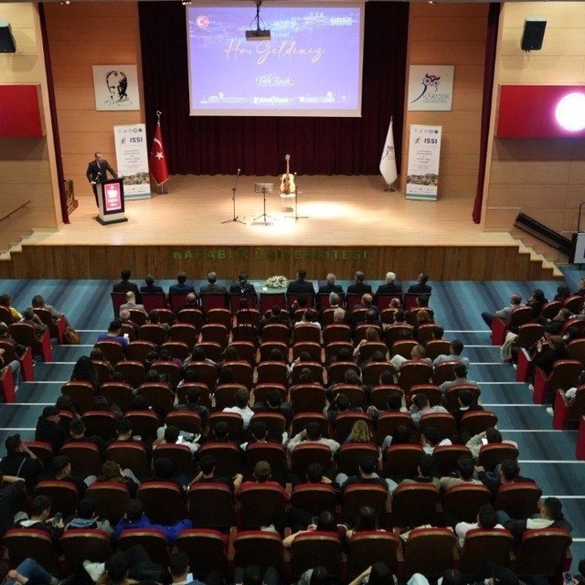 Karabük Üniversitesi'nde spor bilimleri ve inovasyon masaya yatırıldı
