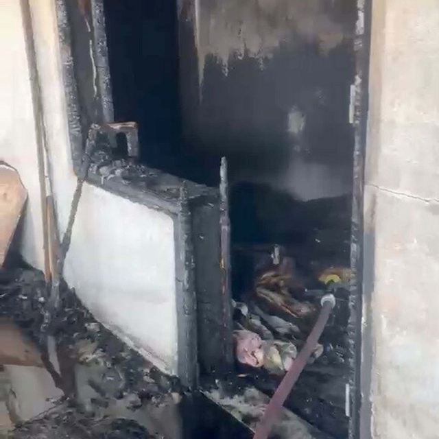 Aydın'a binada çıkan yangın, bitişikteki iki binaya daha sıçradı (2)