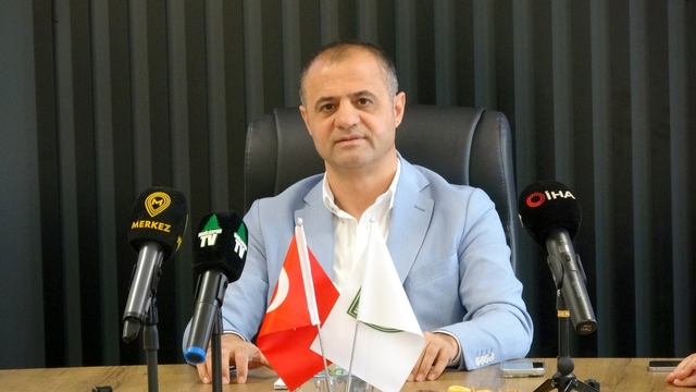 Menaf Kıyanç: "Yüzde 99 aday değilim"
Muğlaspor Başkanı Menaf Kıyanç:
"Muğla birlik olamayacaksa bu işi yapmanın anlamı yok"
"Egosuna yenik düşmek kolaydır, biz koltuğa yapışmıyoruz"