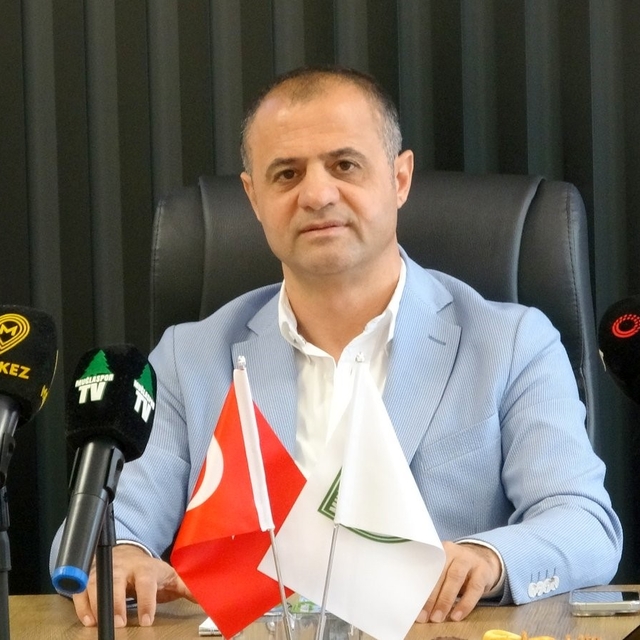 Menaf Kıyanç: "Yüzde 99 aday değilim"
Muğlaspor Başkanı Menaf Kıyanç:
"Muğl...