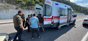 Türkeli'de seyir halindeki otomobilden düşen kişi yaralandı