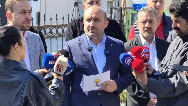 Gürhan Albayrak: "Aşevindeki yetim lokmasına çökenlerden hukuk önünde tek tek hesap sorulacaktır"
"Vatandaşın hayrına bağışladığı lokmaları şişirilmiş faturalarla 'satmış7 göstererek kamu kaynaklarını yağmalamışlar"
"Eskişehir halkı merhametlidir, komşusu açken tok yatmayan insanların şehridir burası"
