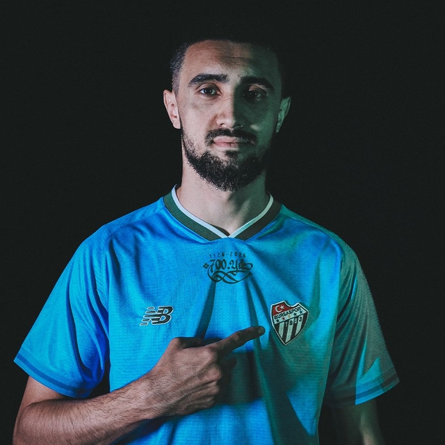 Bursaspor, Azerbaycanlı sol bek Toral Bayramov'u kadrosuna kattı