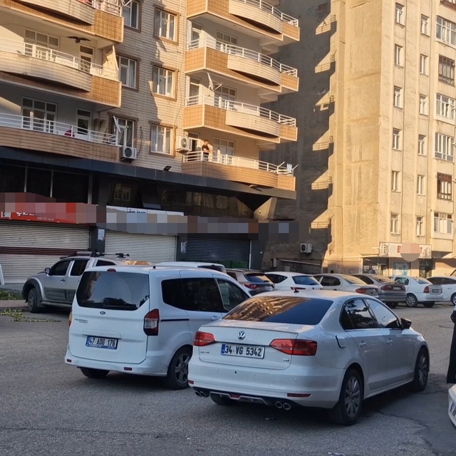 Diyarbakır'da akraba aileler arasında silahlı kavga: 1 ölü, 4 yaralı