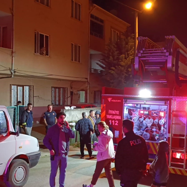 İnegöl'de korku dolu anlar: Eski eşinin evini molotofkokteyli attı