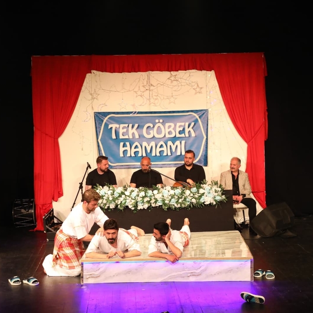 Erzurum Şehir Tiyatroları "Hançer Havası" ile Ordu'da sahne aldı