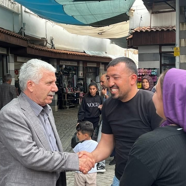 Başkan Karamehmetoğlu esnaf ve vatandaşlarla buluştu