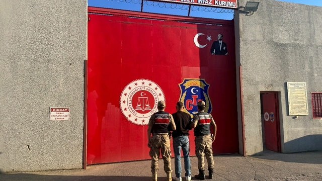 Hatay'da iş yerinde uyuşturucu ele geçirilen zanlı tutuklandı