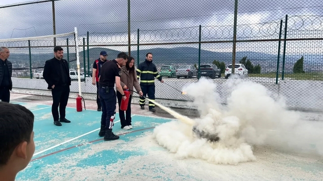 Bilecik'te çocuklara yangın eğitimi