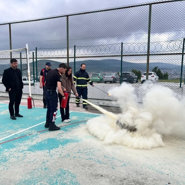 Bilecik'te çocuklara yangın eğitimi
