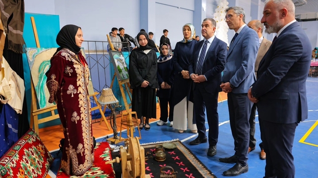 Bayburt'ta öğrencilerin yıl boyunca hazırladığı ürünler sergilendi