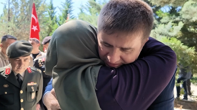 Şehit annesinden yürek burkan sözler: "Gelmesem küstü zannediyorum"
