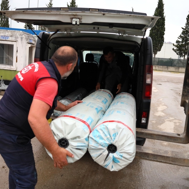 Seraları zarar gören üreticilere destek