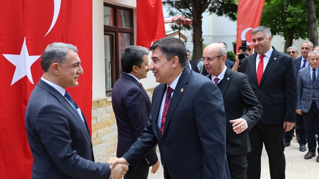 Kırşehir'de devlet protokolü bayramlaştı