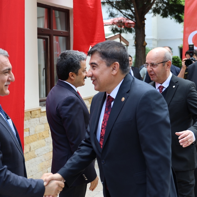 Kırşehir'de devlet protokolü bayramlaştı