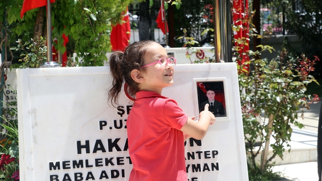 Gaziantep'te şehitlik ve mezarlıklarda ziyaretçi yoğunluğu