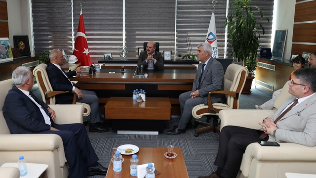 Hem bayramlaştılar hem de ilçe gündemini değerlendirdiler