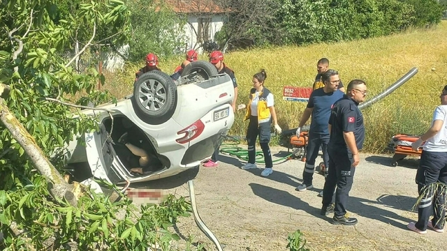 Balıkesir'de otomobil takla attı: 1 ölü, 3 yaralı