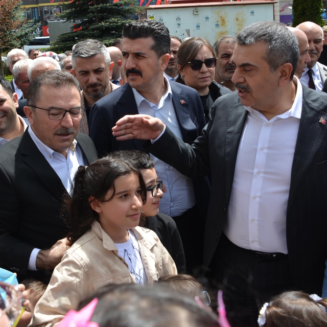 Bakan Tekin: Bu olayın hiçbir yerinde AK Parti'li ya da Cumhur İttifakı'na...