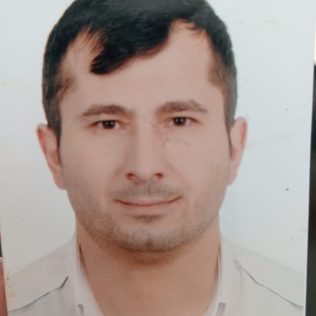 Hafif ticari aracın çarptığı motosikletin sürücüsü kurye öldü