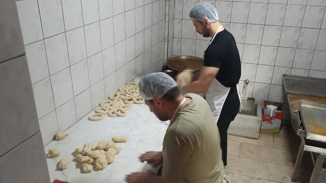 Devrek'in asırlık simit fırınında bayram mesaisi